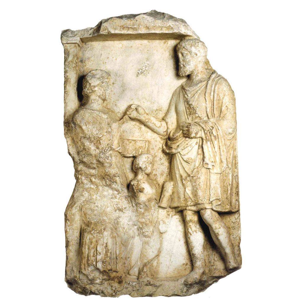 Ανάγλυφη επιτύμβια στήλη με σκηνή δεξίωσης. Πλ. Ελευθερίας.  4ος αι. π.Χ.  