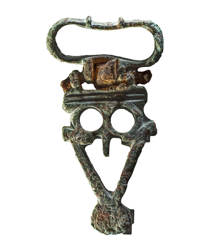 Χάλκινη πόρπη. Σωστική ανασκαφή οδού Αλμυρού. 7ος – 8ος αι. μ.Χ.