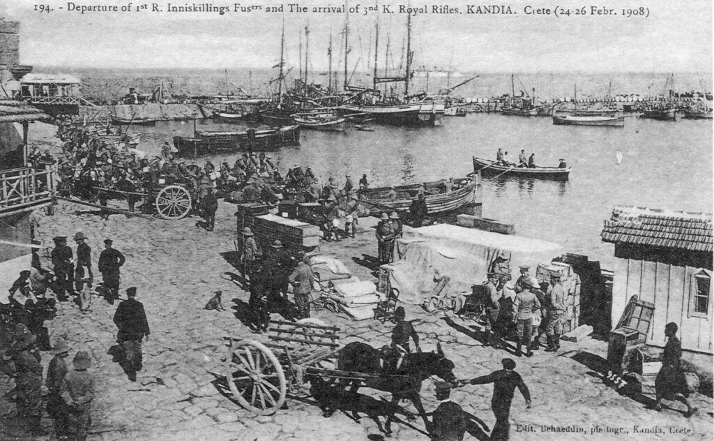 Αναχώρηση των βρετανικών στρατευμάτων από το λιμάνι του Ηρακλείου. R. Behaeddin
