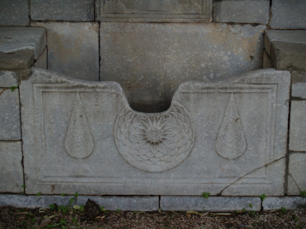 Κρήνη Χανιαλή. Λεπτομέρεια γλυπτού διακόσμου.