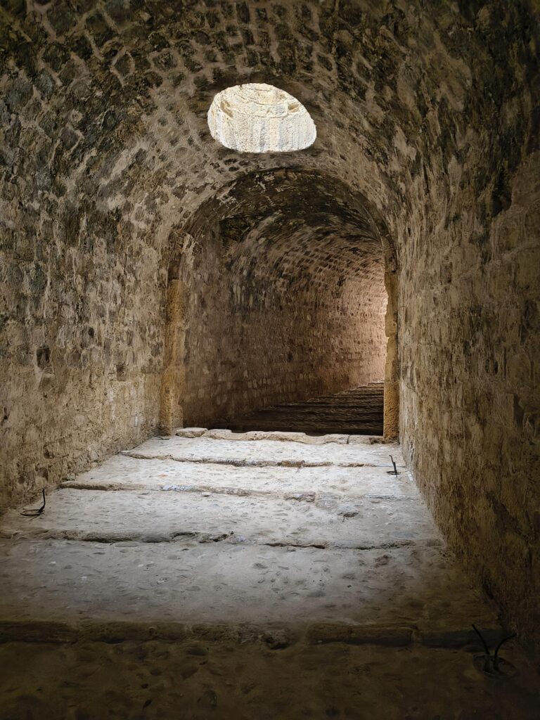 Το εσωτερικό της πύλης Sabbionara.