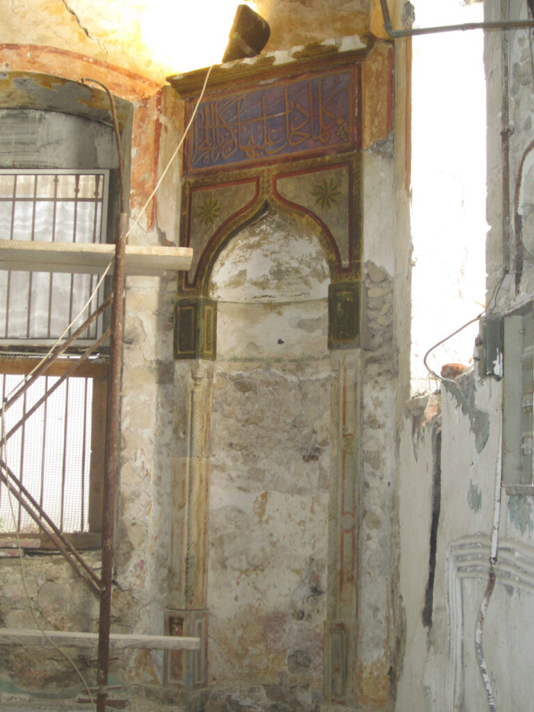Μαρμάρινο μιχράμπ. Τέμενος Αμπτουραχμάν Πασά (Παναγία η Τριμάρτυρη)